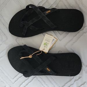 NWT Teva Sandals